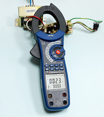 AC Current (main display) + AC Voltage (secondary display) Measurement