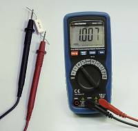 AMM-1032 Digital Multimeter - Measuring Resistance