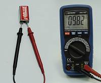 AMM-1032 Digital Multimeter - Measuring DCV