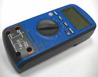 AM-1152 Digital Multimeter - measuring terminals